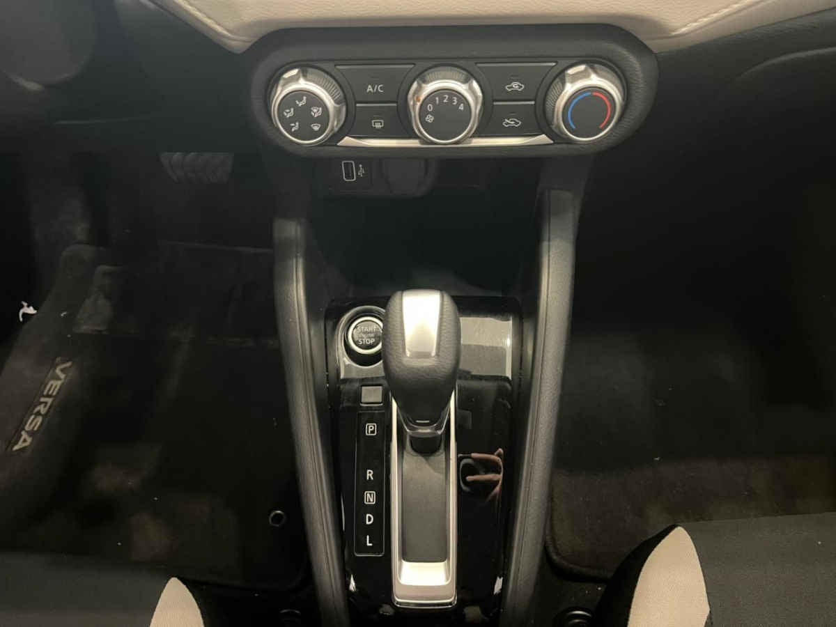 2021 Nissan Versa 4p Advance L4/1.6 Aut