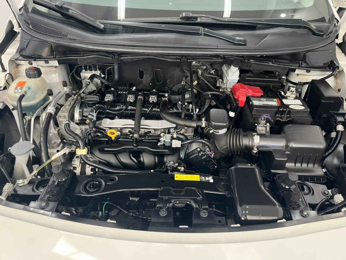 2020 Nissan Versa 4p Advance L4/1.6 Man