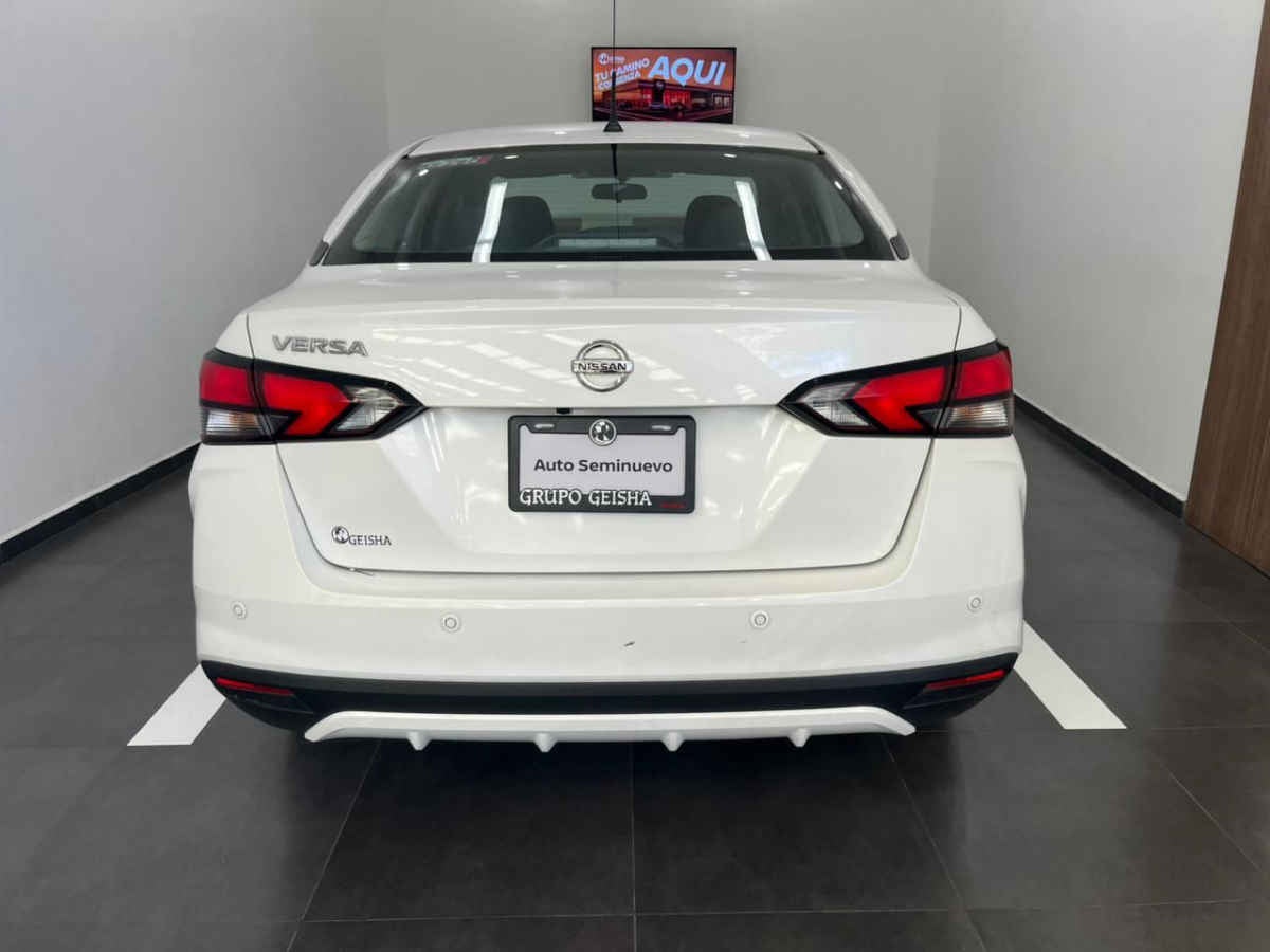 2020 Nissan Versa 4p Advance L4/1.6 Man