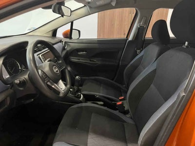 2023 Nissan Versa 4p Advance L4/1.6 Man