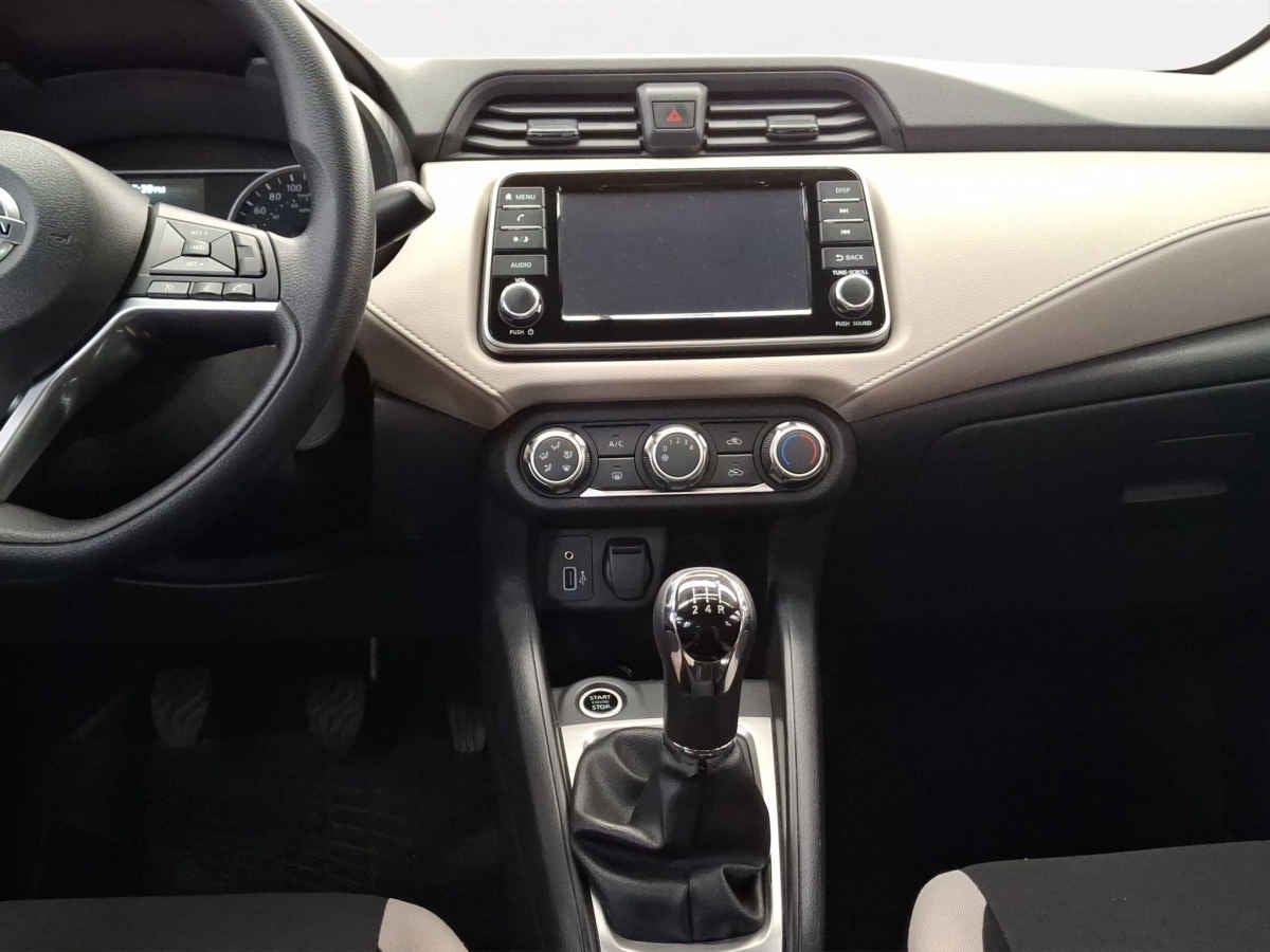 2022 Nissan Versa 4p Advance L4/1.6 Man