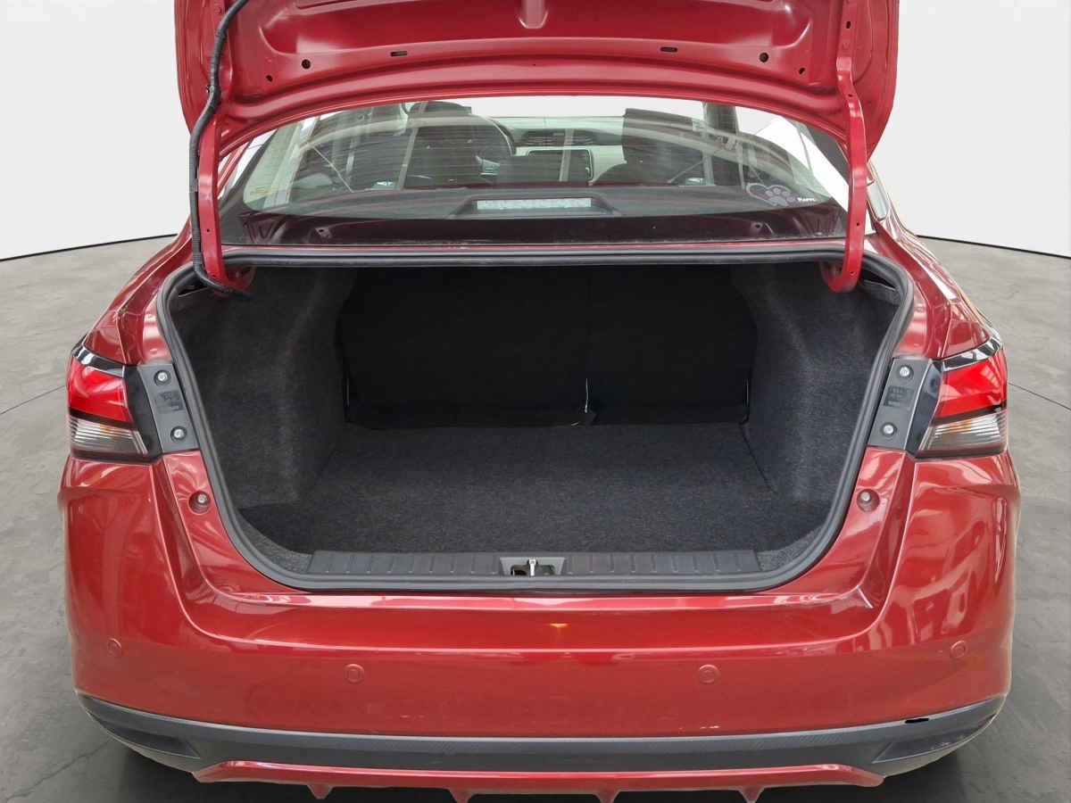 2022 Nissan Versa 4p Advance L4/1.6 Man