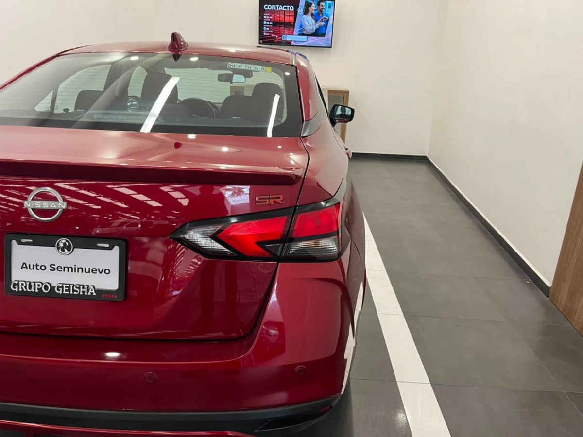 2023 Nissan Versa SR AUT