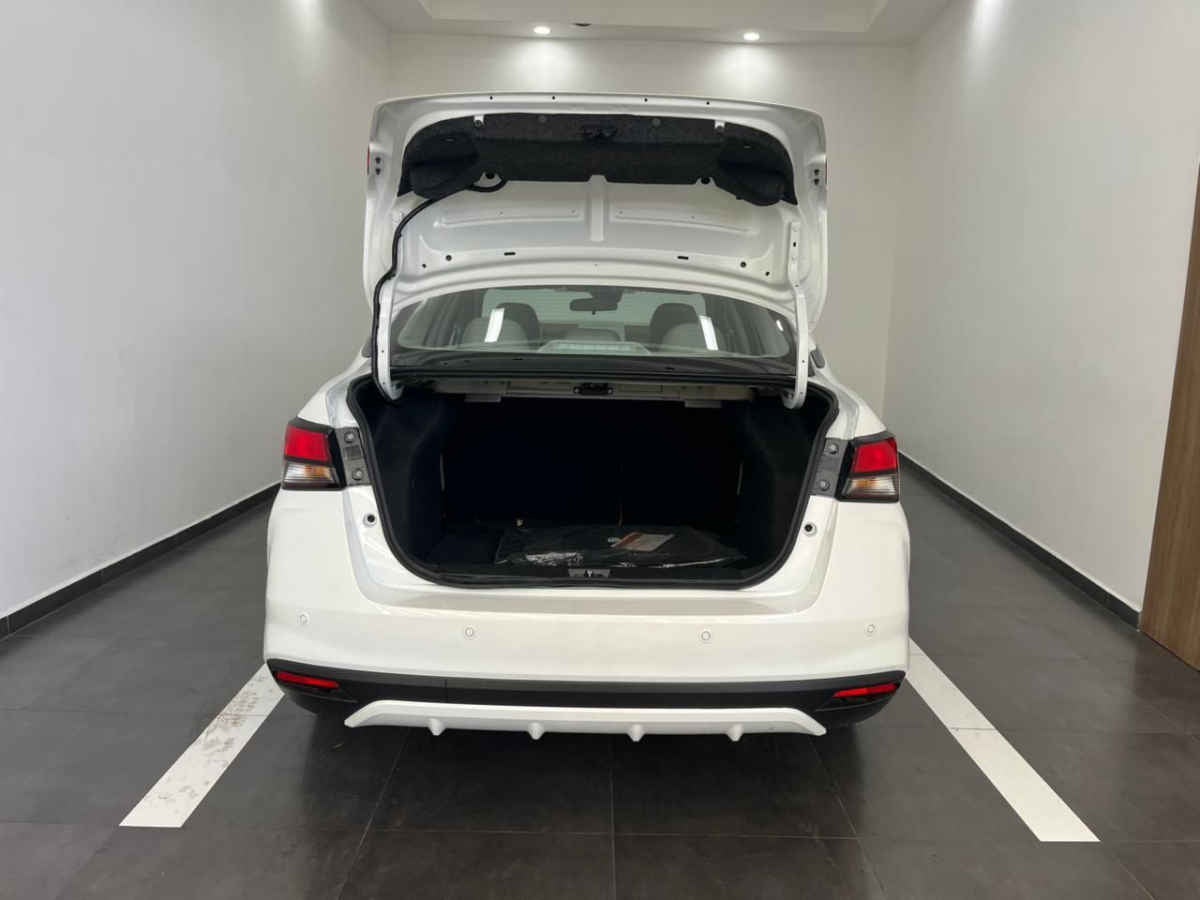 2025 Nissan Versa 4p Exclusive L4/1.6 Aut