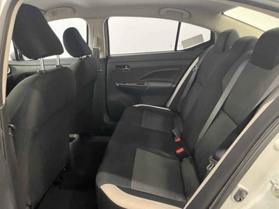 2021 Nissan Versa 4p Advance L4/1.6 Man