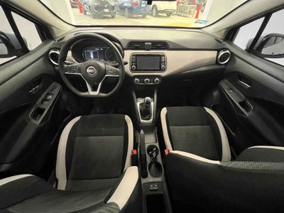 2021 Nissan Versa 4p Advance L4/1.6 Man