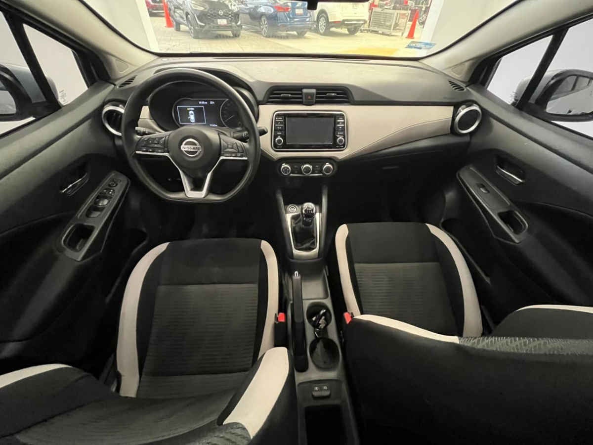 2021 Nissan Versa 4p Advance L4/1.6 Man