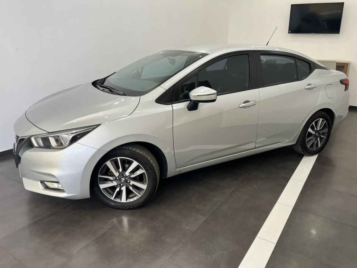 2021 Nissan Versa 4p Advance L4/1.6 Man