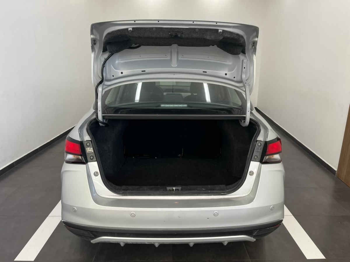 2021 Nissan Versa 4p Advance L4/1.6 Man