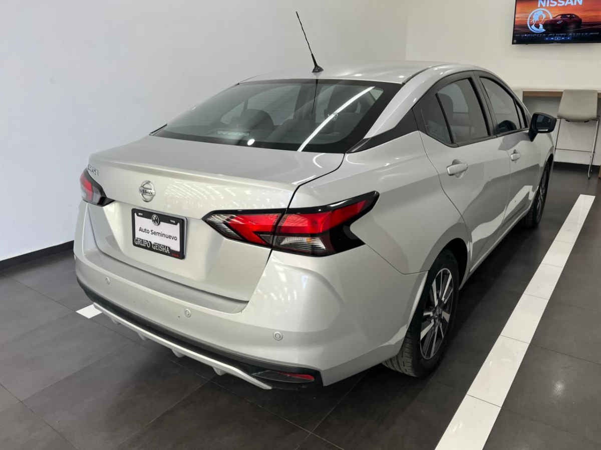 2021 Nissan Versa 4p Advance L4/1.6 Man