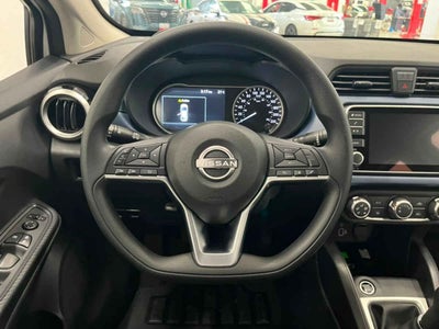 2025 Nissan Versa 4p Advance L4/1.6 Man