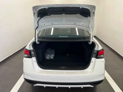 2025 Nissan Versa 4p Advance L4/1.6 Man