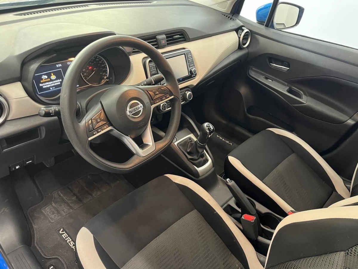 2022 Nissan Versa 4p Advance L4/1.6 Man