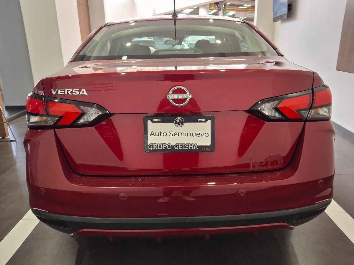 2023 Nissan Versa 4p Advance L4/1.6 Man