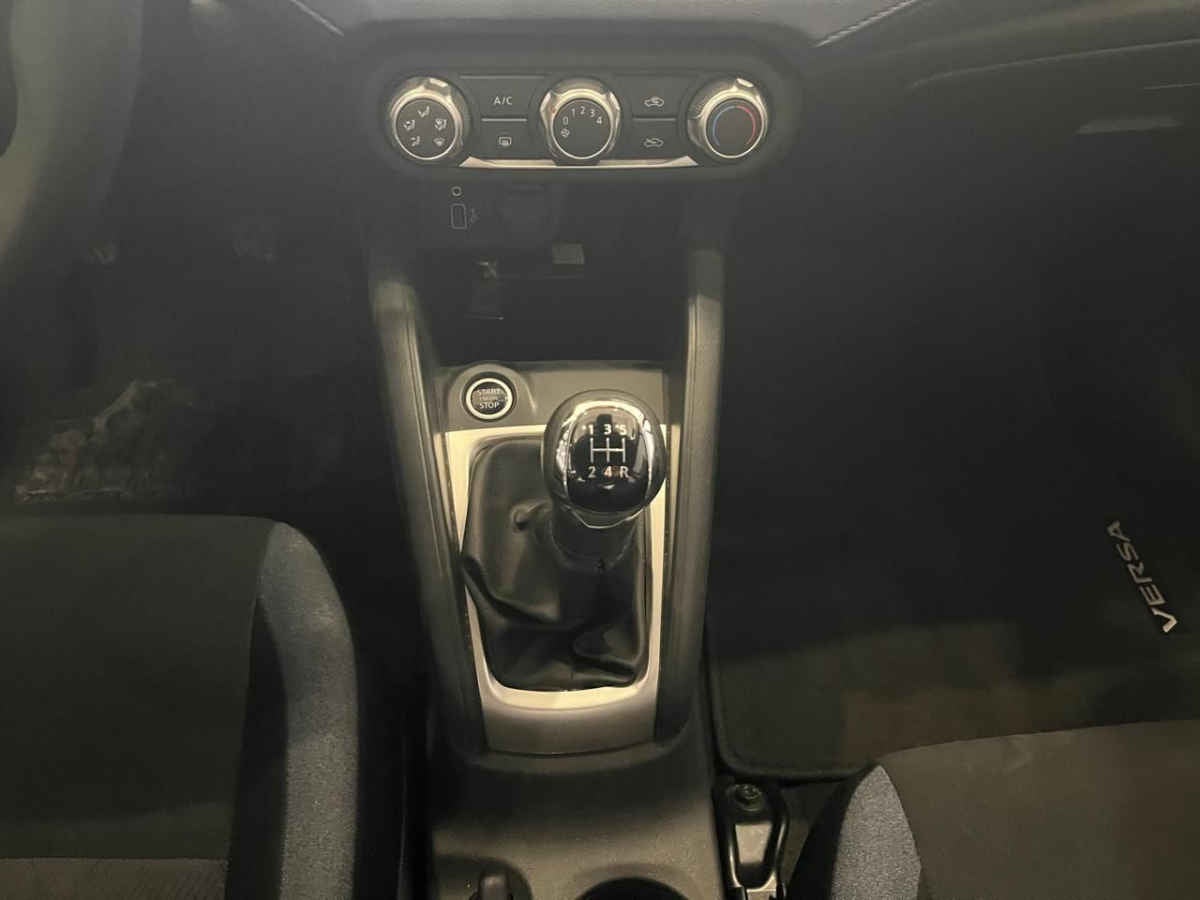 2024 Nissan Versa 4p Advance L4/1.6 Man