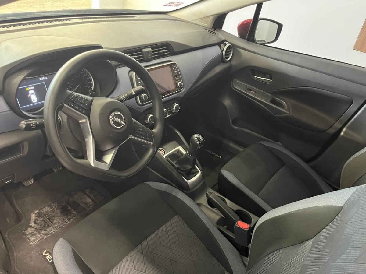 2024 Nissan Versa 4p Advance L4/1.6 Man