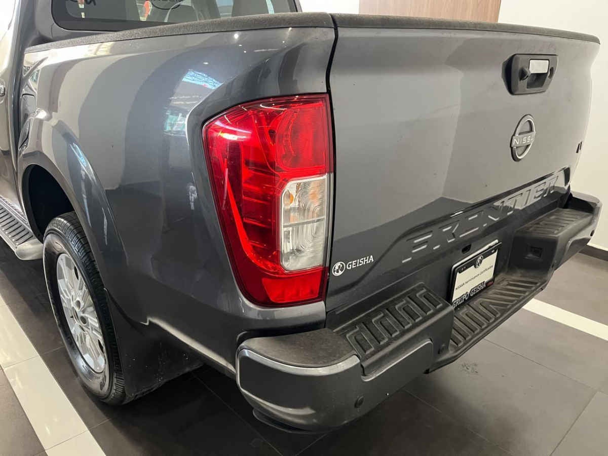 2023 Nissan Frontier 4p LE L4/2.5 Man