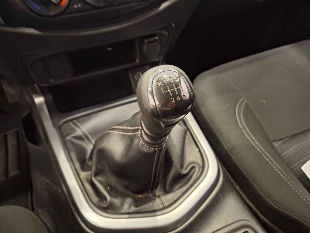 2024 Nissan Frontier 4p LE L4/2.5 Man