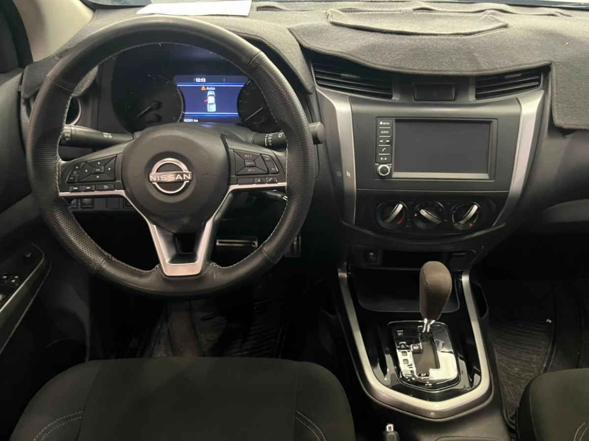 2024 Nissan Frontier 4p LE L4/2.5 Aut