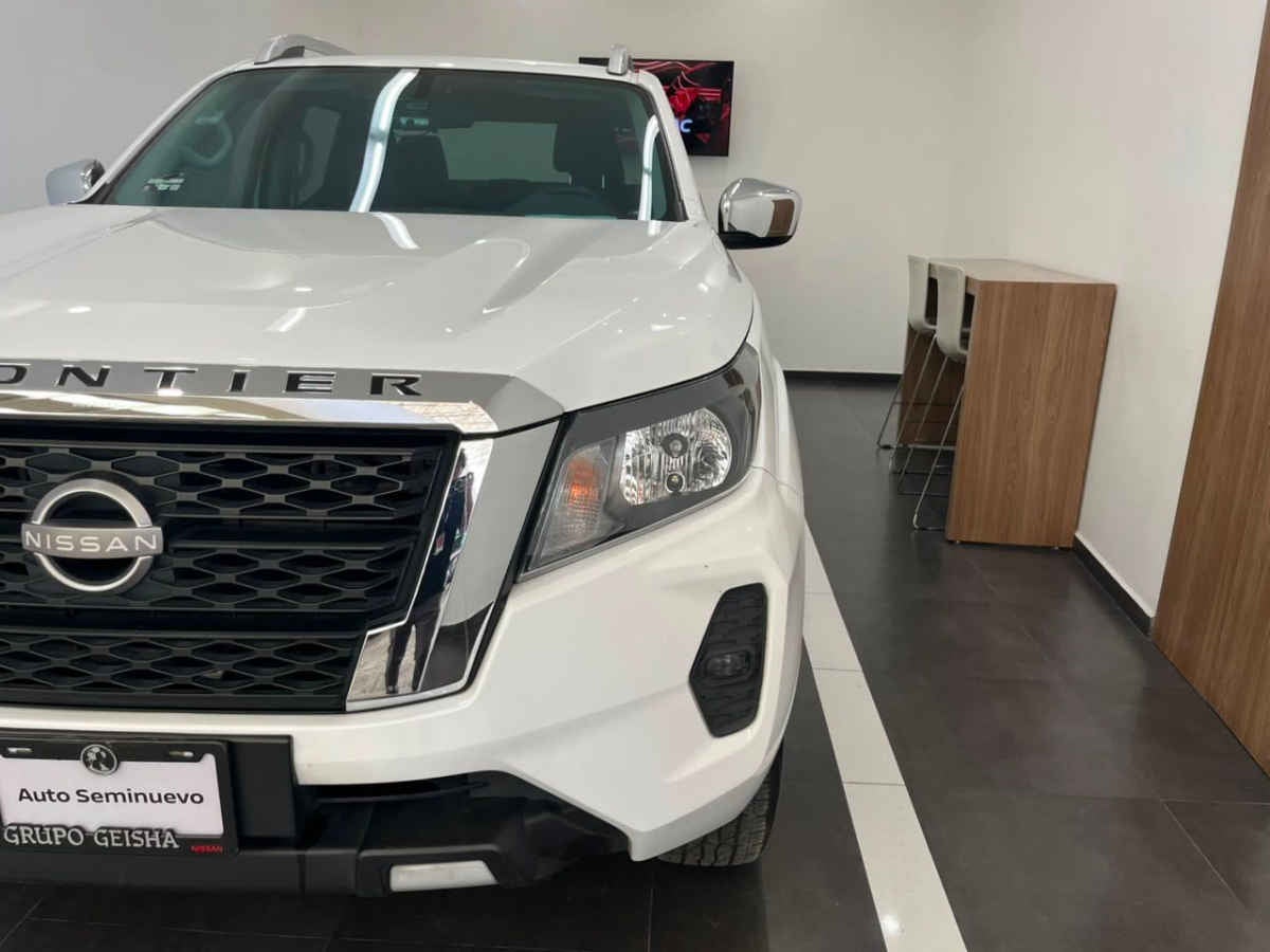 2024 Nissan Frontier 4p LE L4/2.5 Aut