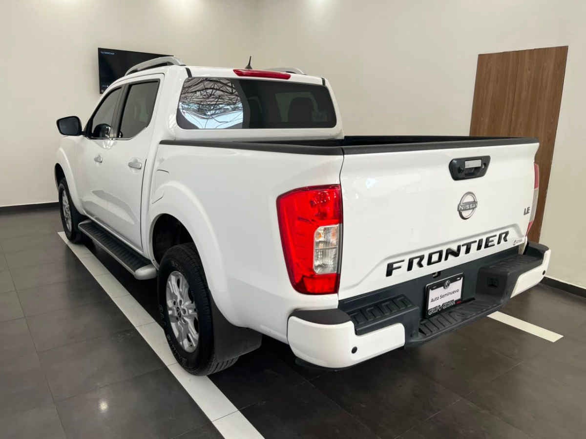 2024 Nissan Frontier 4p LE L4/2.5 Aut