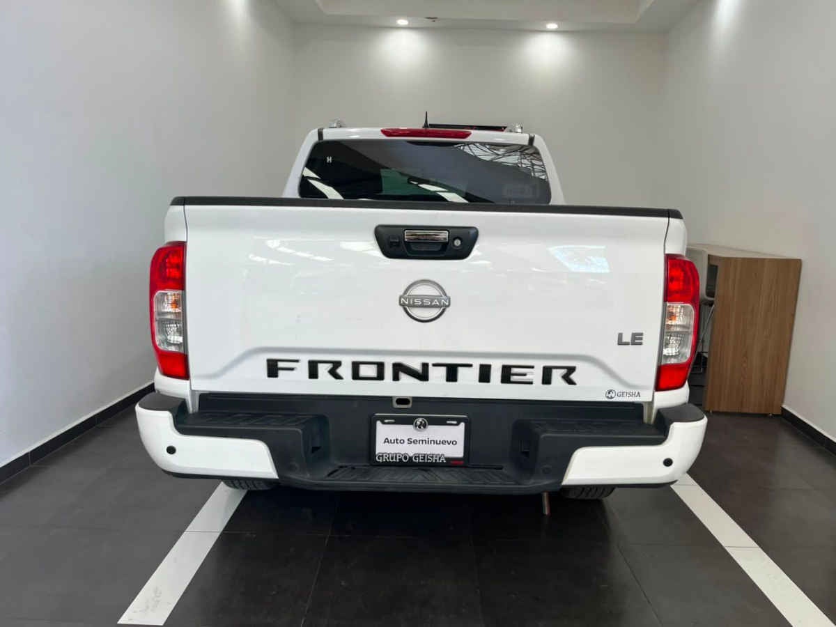 2024 Nissan Frontier 4p LE L4/2.5 Aut