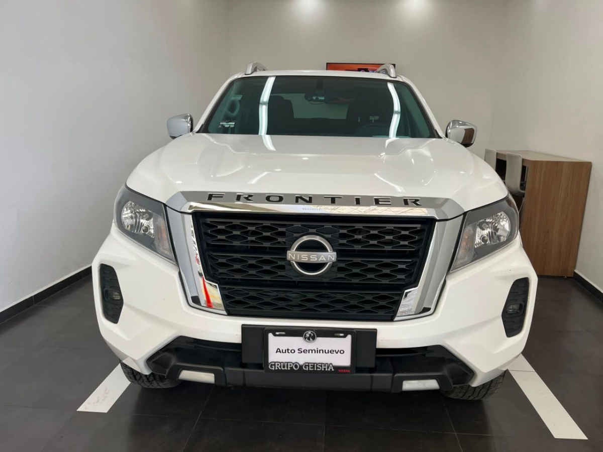 2024 Nissan Frontier 4p LE L4/2.5 Aut