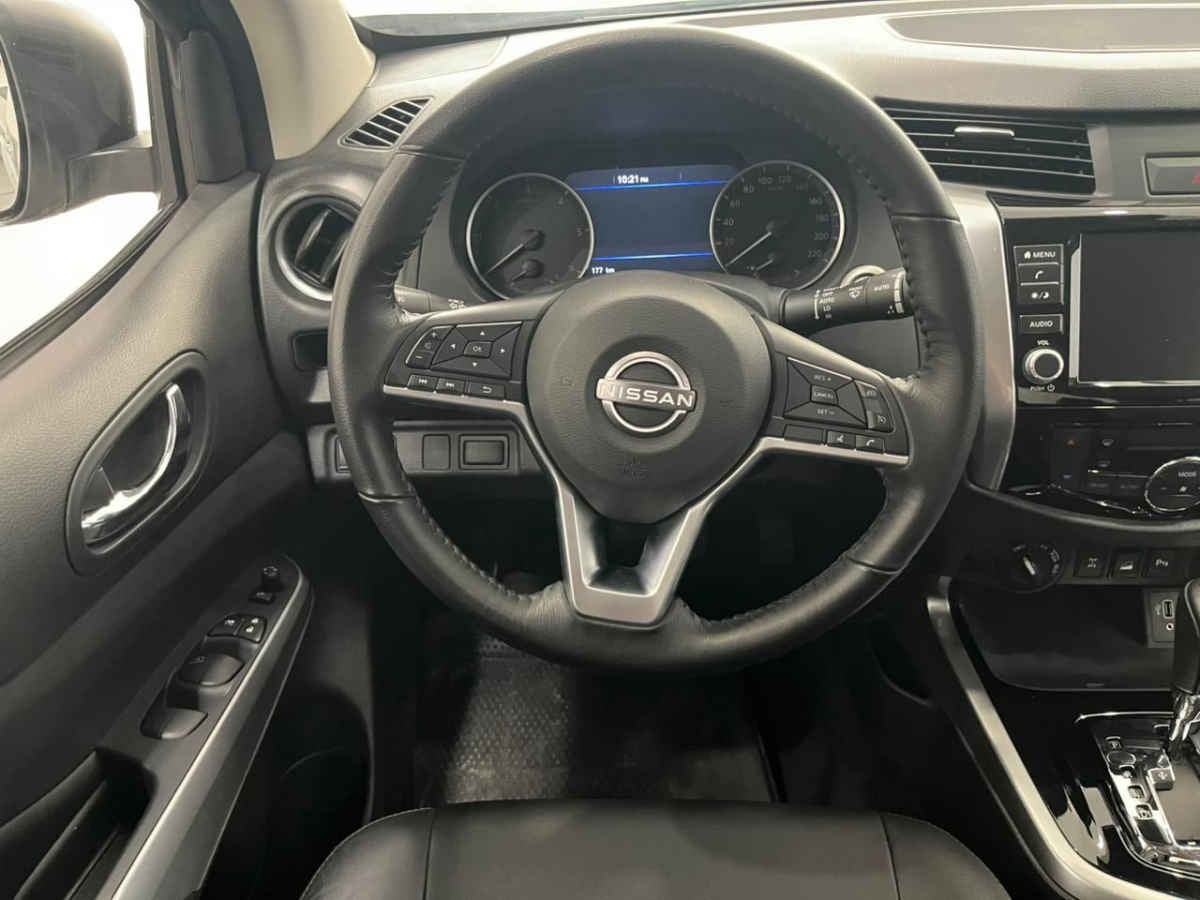 2024 Nissan Frontier 4p Platinum LE Diesel L4/2.5/T 4x4 Aut