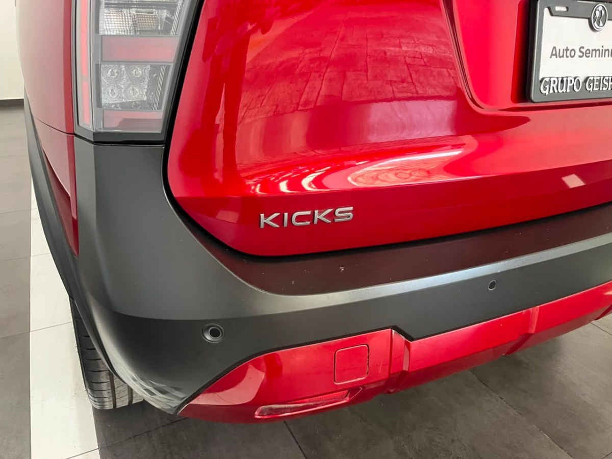 2025 Nissan Kicks 5p Platinum L4/2.0 Aut