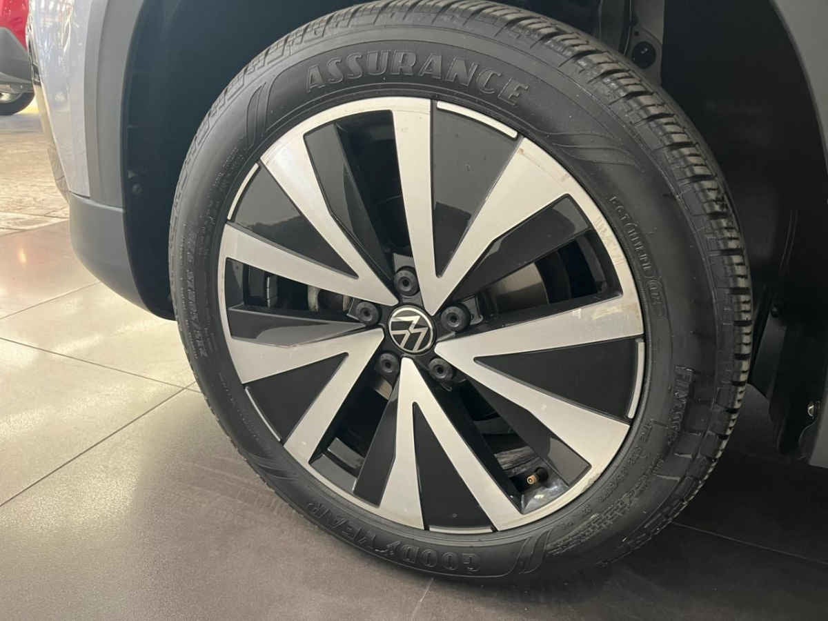 2024 Volkswagen Taos 5p Highline L4/1.4/T Aut