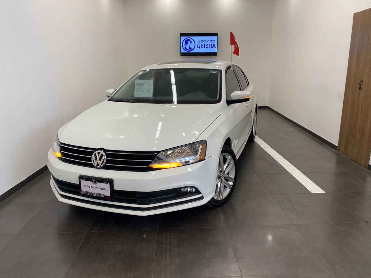 2018 Volkswagen Jetta 4p Sportline L5/2.5 Aut