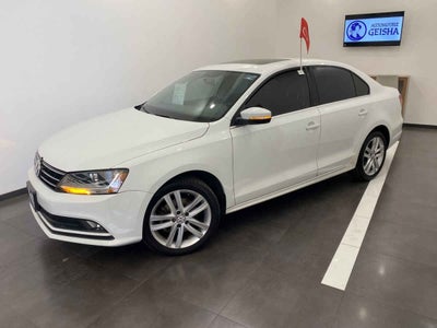 2018 Volkswagen Jetta 4p Sportline L5/2.5 Aut