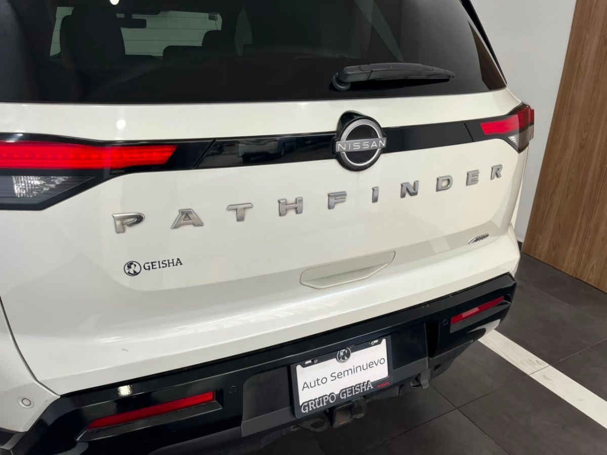 2023 Nissan Pathfinder 5p Platinum V6/3.5 Aut