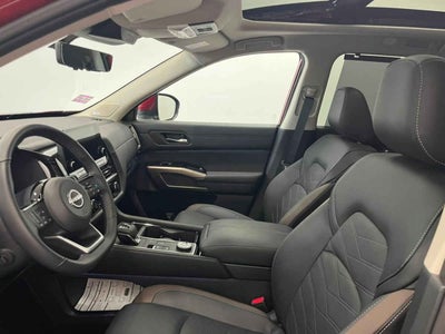 2025 Nissan Pathfinder 5p Platinum V6/3.5 Aut