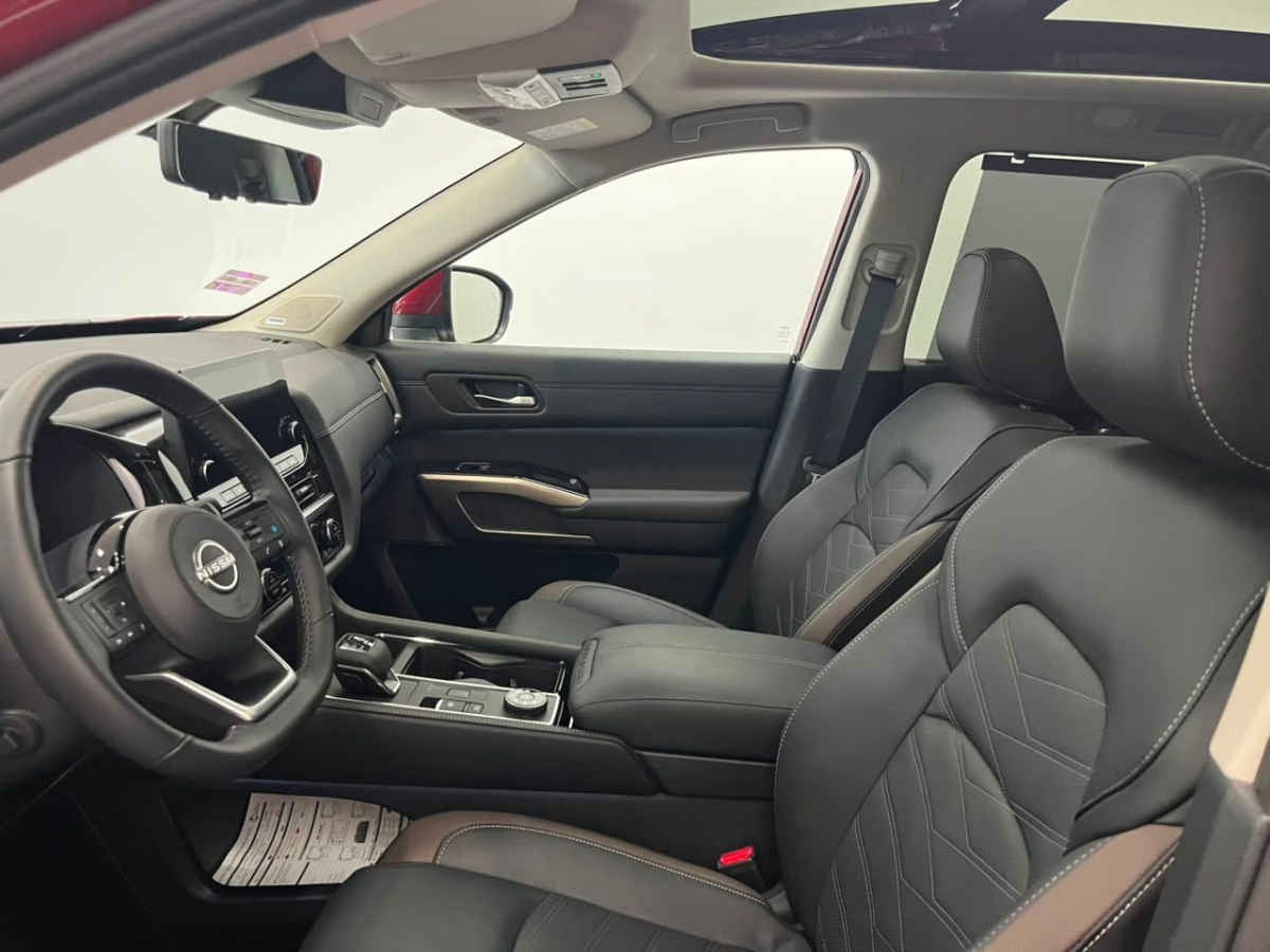 2025 Nissan Pathfinder 5p Platinum V6/3.5 Aut