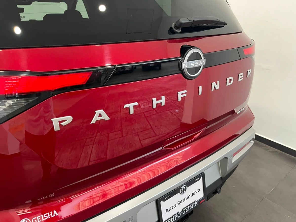 2025 Nissan Pathfinder 5p Platinum V6/3.5 Aut