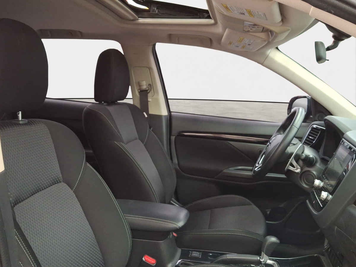 2022 Mitsubishi Outlander 5p SE L4/2.4 Aut