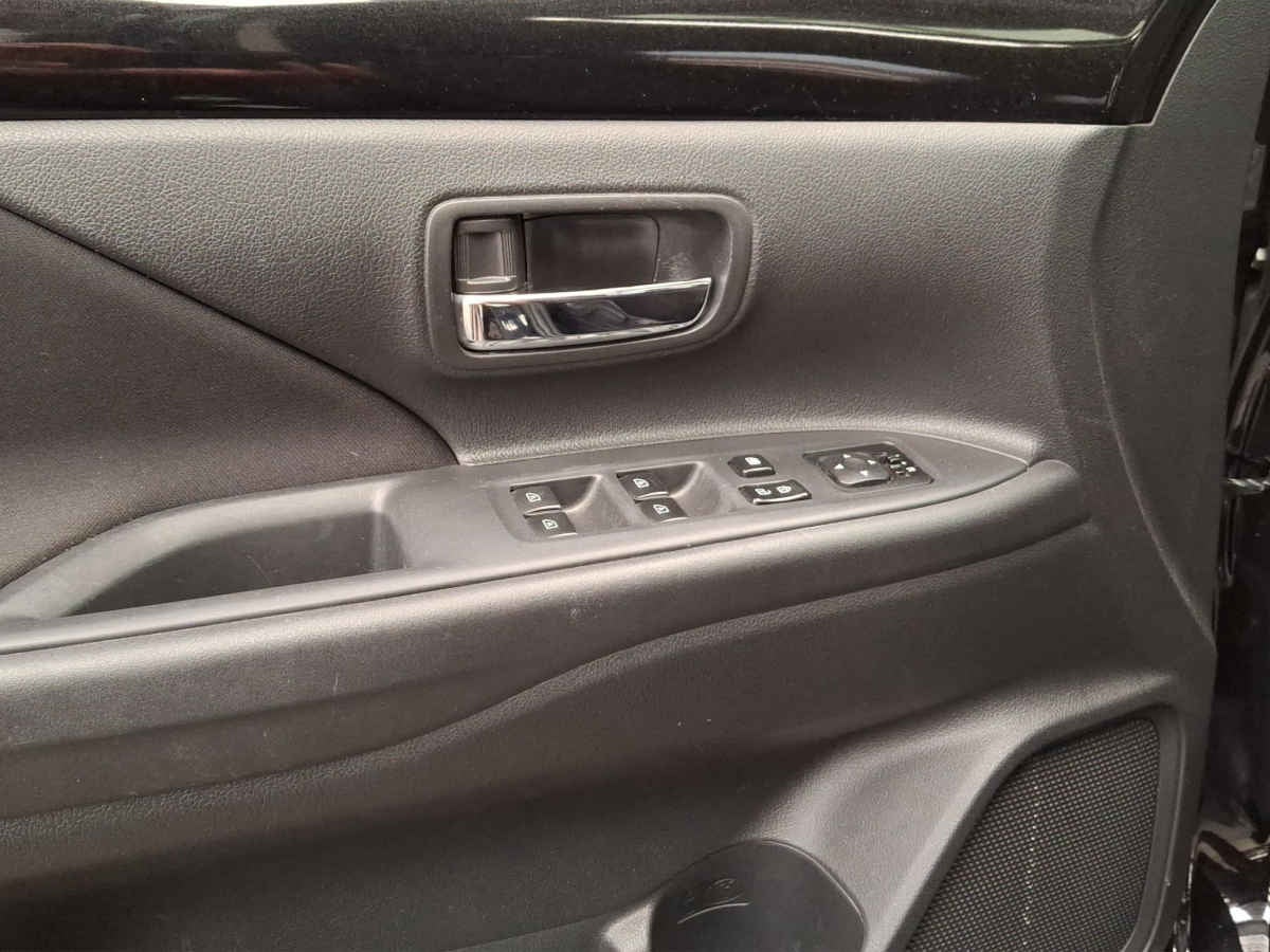 2022 Mitsubishi Outlander 5p SE L4/2.4 Aut