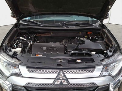2022 Mitsubishi Outlander 5p SE L4/2.4 Aut