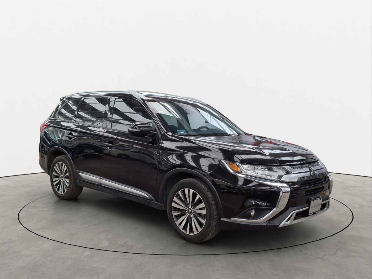2022 Mitsubishi Outlander 5p SE L4/2.4 Aut