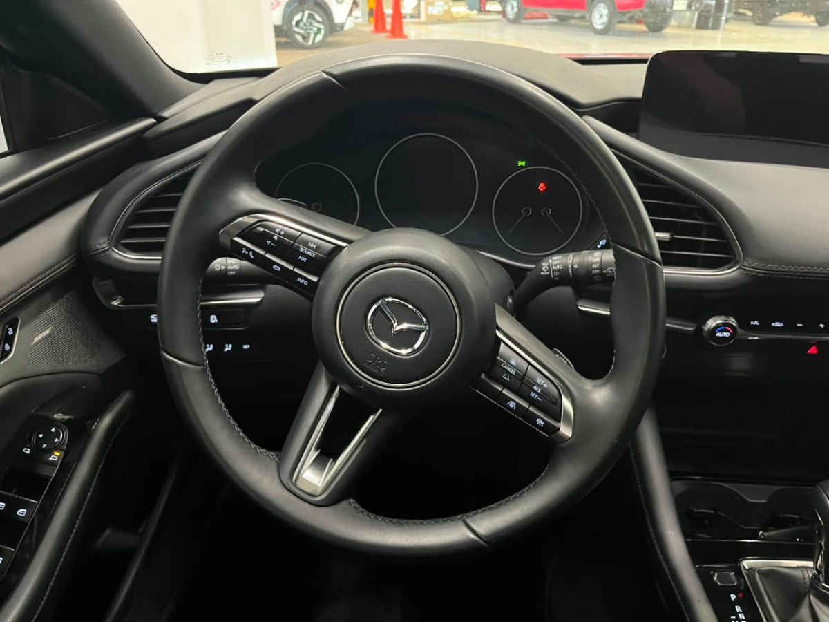 2025 Mazda Mazda 3 5p Hatchback Signature L4/2.5 Aut