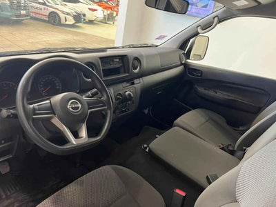 2025 Nissan Urvan 4p Amplia L4/2.5 Man