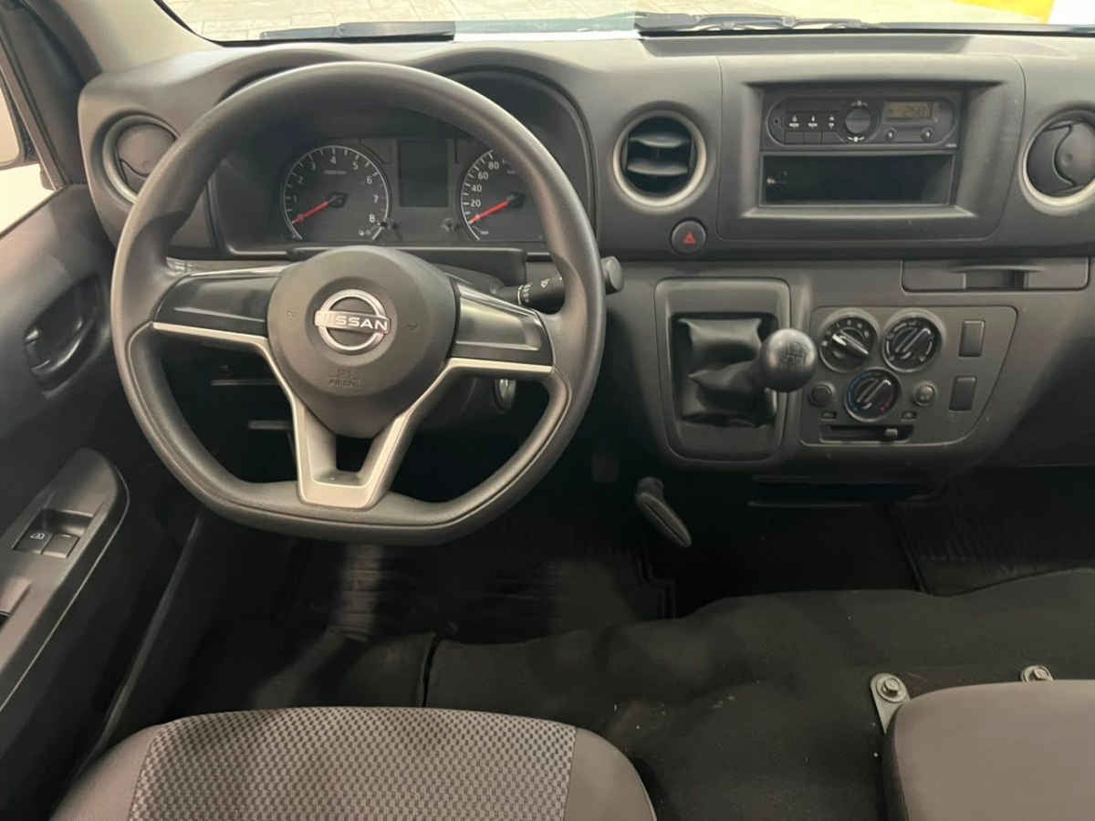2025 Nissan Urvan 4p Amplia L4/2.5 Man