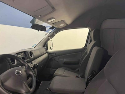2022 Nissan Urvan 4p Amplia L4/2.5 Man A/A P/Seg