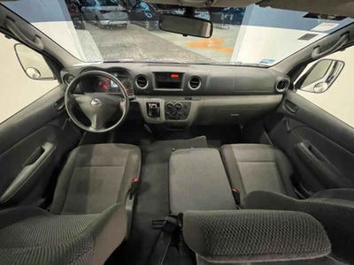 2022 Nissan Urvan 4p Amplia L4/2.5 Man A/A P/Seg