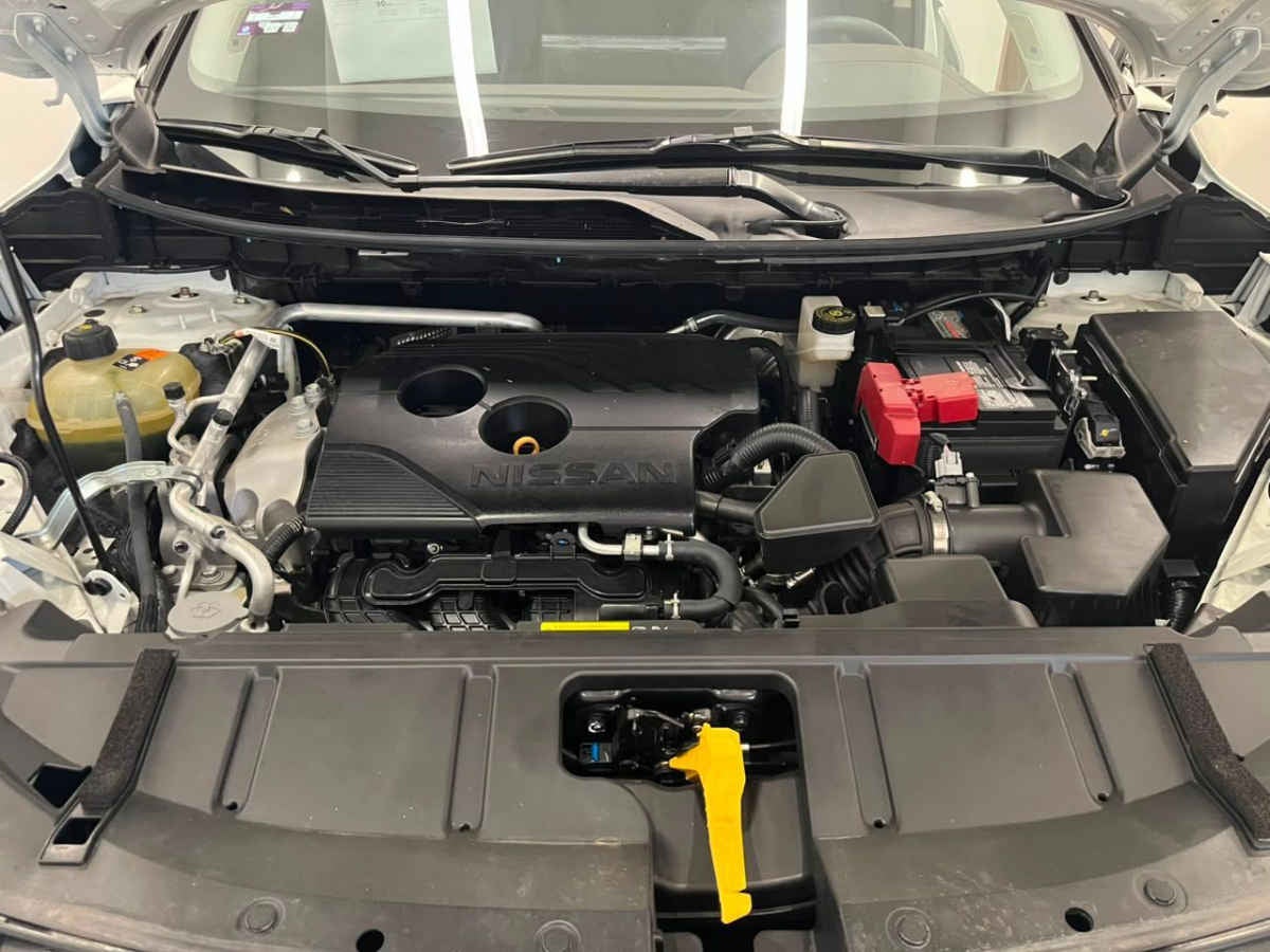 2025 Nissan X-Trail 5p Platinum 2 Row L4/2.5 Aut