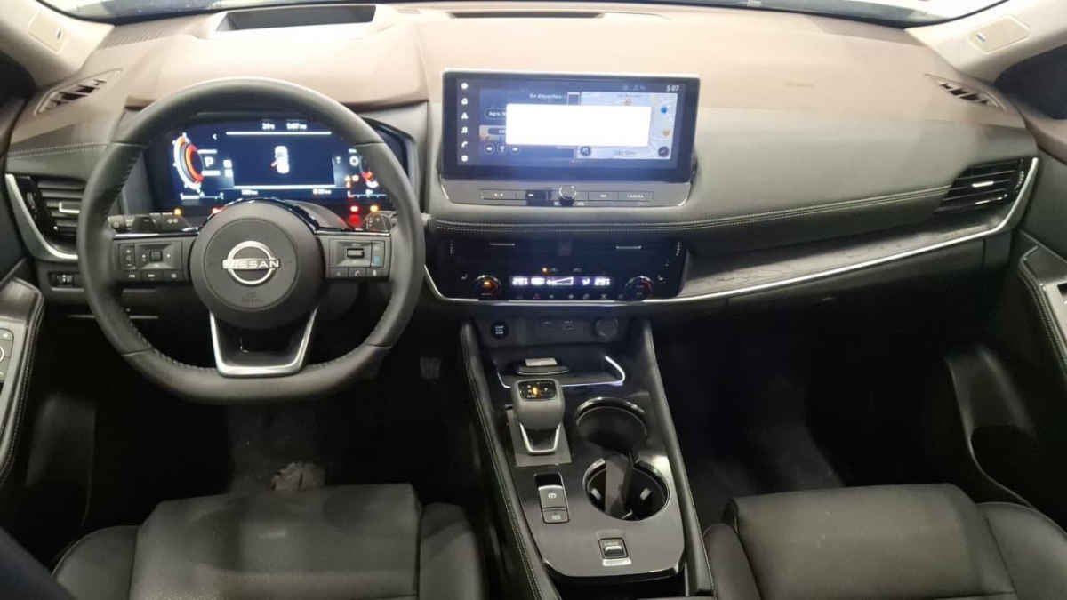 2025 Nissan X-Trail 5p Platinum 2 Row L4/2.5 Aut