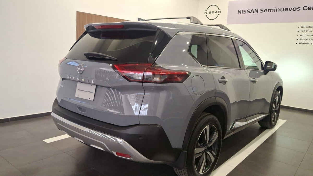 2025 Nissan X-Trail 5p Platinum 2 Row L4/2.5 Aut