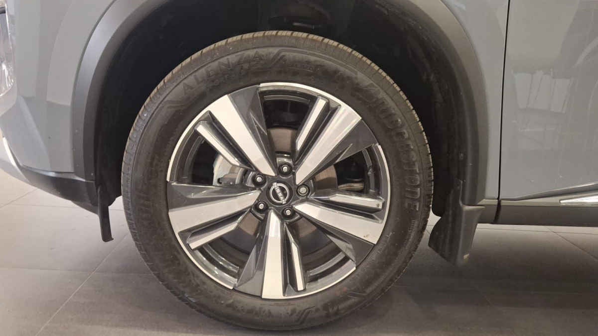 2025 Nissan X-Trail 5p Platinum 2 Row L4/2.5 Aut