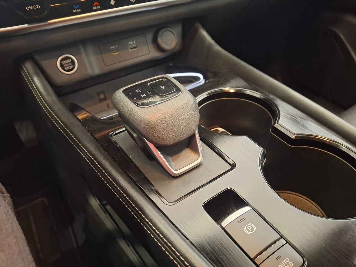 2023 Nissan X-Trail 5p Platinum Plus 2 Row L4/2.5 Aut